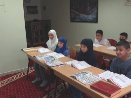 Šestoro djece mekteba u Novom Sadu za efendiju Muratija uzdanice i snaga