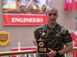 Slika dana: Poručnik Tarik Mušikić proglašen najboljim na Kursu komandira u američkoj državi Misouri