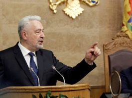 كريفوكابيتش يبادر بإقالة ليبوسافيتش بسبب إنكار الإبادة الجماعية في سريبرينيتسا