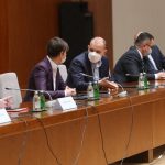 Krizni štab popušta mjere: Đaci se vraćaju u klupe, od ponedjeljka rade tržni centri