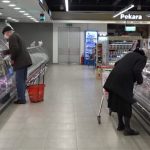 Počela isplata po 30 evra penzionerima