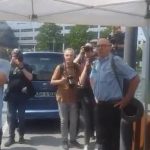 Incident ispred suda u Hagu, muškarac došao s transparentom podrške Mladiću