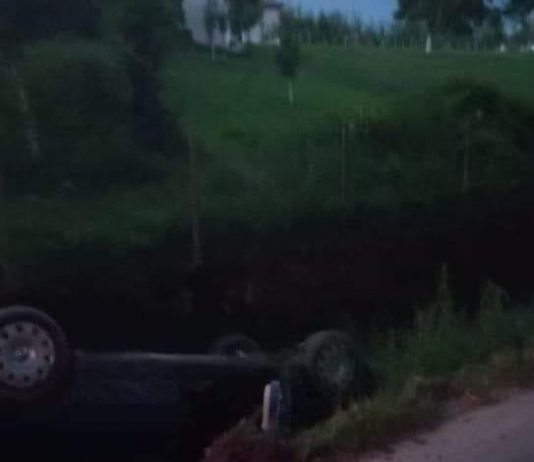 Bijelo Polje – Automobil završio na krovu