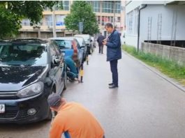 Tutinci postavili lance i stubove na sred ulice, danas će dobiti prekršajne prijave