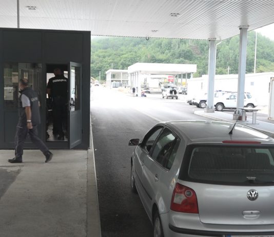 Maloljetni državljani Srbije u Crnu Goru mogu putovati samo uz ličnu kartu ili pasoš