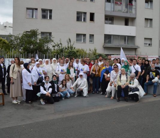 U Parizu “Maršom mira” obilježena 26. godišnjica genocida u Srebrenici
