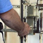 Produžen pritvor Jasminu Nišiću iz Prijepolja, prijatelja ubio stolicom