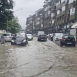 Nevrijeme zahvatilo Novi Pazar – Rijeke teku ulicama (Video)