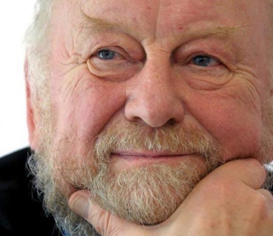 Umro Danac koji je crtao uvredljive karikature poslanika Muhammeda