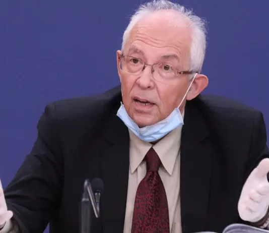 Kon: U klupi kad ne razgovara đak može da skine masku