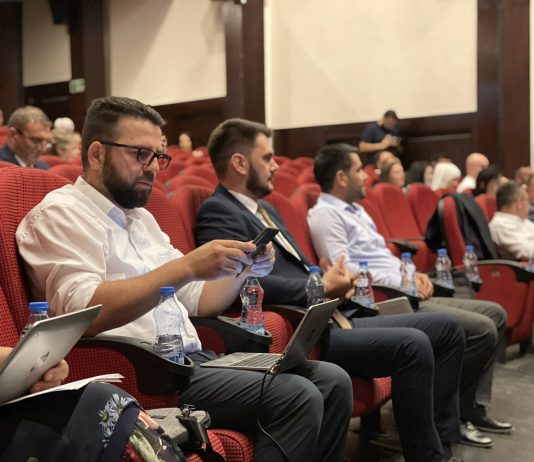 Zećirović: Vladajuća većina ne mari za pojavu tehnoloških viškova u oblasti obrazovanja