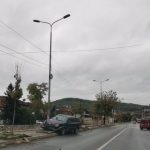 Saobraćajna nezgoda u Novom Pazaru, automobil završio na trotoaru (Foto)