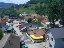 Porodična tragedija u Petnjici: Ubio suprugu i ranio ćerku, pa sebi presudio