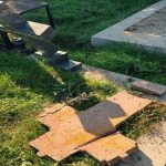 Oštećeni spomenici na pravoslavnom groblju u Novom Pazaru