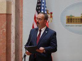 Ambasador SAD Godfri: Zukorlić će ostat upamćen po aktivnoj ulozi koju je igrao u vjerskom, političkom i društvenom životu