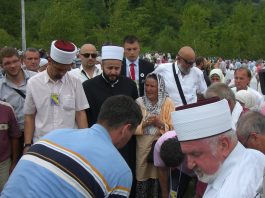 Huseinović: Neprolazno pamtim Muftijine suze na dženazi u Potočarima