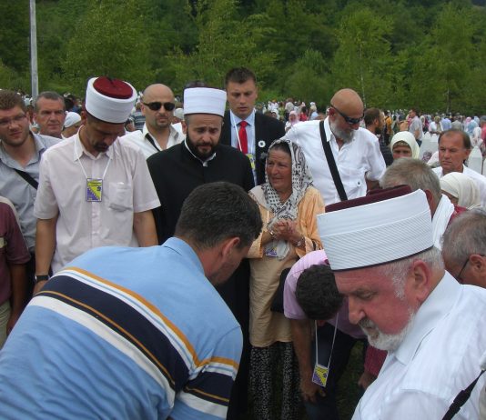 Huseinović: Neprolazno pamtim Muftijine suze na dženazi u Potočarima