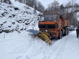 Opština Sjenica svojom mašinom raščistila put do mezara muftije Zukorlića