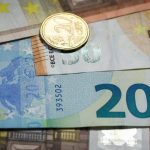 Danas počinje isplata 20 evra novčane pomoći države