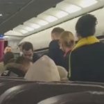 Muškarac pokušao otvoriti vrata aviona na letu za Tuzlu jer nije želio putovati za Beograd