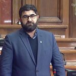 Dr. Fehratović u Skupštini o dešavanjima Priboju – Zatvorski kazniti sijače mržnje