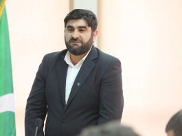 U maglama i kaljužama uhljupskih mantri i pokušaja spinova