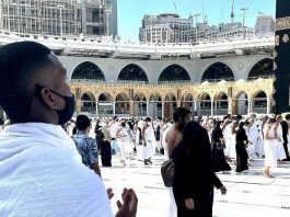 Pogba zbog islamofobnih uvreda izbrisao fotografiju na kojoj se molio pored Kabe