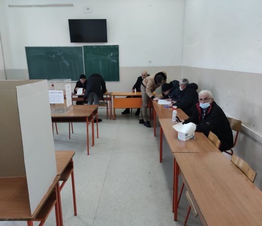 Glasanje u Novom Pazaru, Tutinu i Sjenici počelo na vrijeme