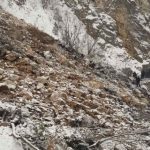 Snimili trenutak kada se brdo obrušava na put kod Prijepolja (Video)