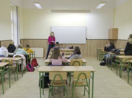 Osnovci do četvrtog razreda redovno, ostali na kombinovanu nastavu