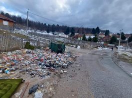 UŽAS: Naselja u Tutinu zatrpana smećem (VIDEO)