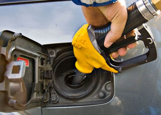 Vlada ograničila cene goriva – dizel 179, premijum 171 dinar