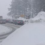 Magistralni put od Užica ka Prijepolju je prohodan ali se saobraćaj odvija otežano na deonici od Zlatibora prema Kokinom Brodu