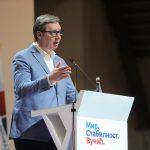 Vučić na završnom mitingu u Pazaru – Zašto niste na bini okačili i SDP pored SNS?