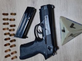 Uhapšen Pazarac zbog oružja: U džipu mu pronašli torbicu sa pištoljem i 17 metaka