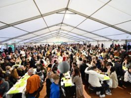 Veliki iftar na gradskom trgu u Ešu (Luksemburg) okupio na stotine prisutnih