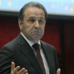 GLAS JAVNOSTI NE ODUSTAJE: U 12 navrata Ljajić iznio 80 miliona eura – Novac povjerio izvjesnom Enku Zlataru sa Kapali Čaršije!