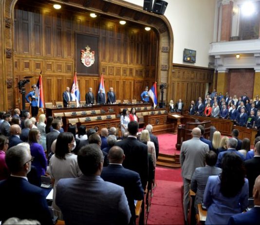 Konstituisana Skupština Srbije, zastupnici položili zakletvu