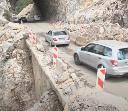 Rožajci o opasnom putu – Ako želite adrenalinsku vožnju, možete se ovuda provozati (Video)