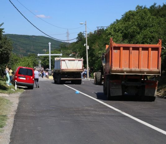 Uklonjene barikade prema prijelazima Jarinje i Brnjak