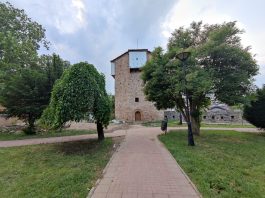 ROKOVI PROBIJENI – Otvaranje Kule motrilje kasni više od godinu dana