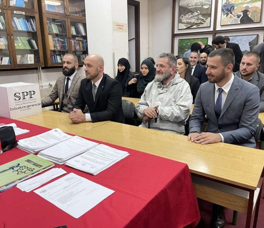 “ZA BUDUĆE GENERACIJE” – SPP predala listu za lokalne izbore Rožajama, Bijelom Polju, Pljevljima i Baru