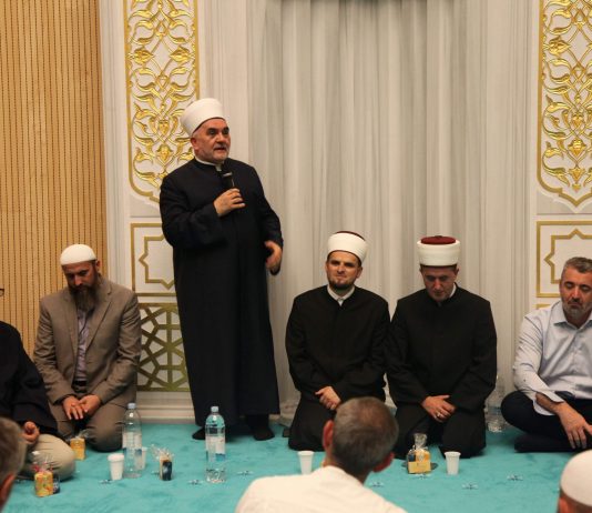 Predsjednik Mešihata na mevludu u novoizgrađenoj džamiji u Sisku