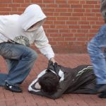 Novi slučaj vršnjačkog nasilja! Grupa maloletnika pretukla dečaka (14) u Novom Pazaru – Žrtva ima teške povrede