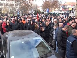 ISLAMOFOBIJA U MLADENOVCU – Građni protestuju protiv izgradnje džamije