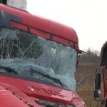 SUDAR TERETNIH VOZILA – Vozač i putnik iz Tutina teško povrijeđeni (FOTO)