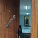 Vrata na pomoćnom objektu crkve oštetili maloletnici