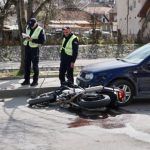 TEŠKO POVRIJEĐEN U UDESU – Motorom se zakucao u golf (FOTO)