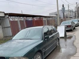 MALOLJETNICI OPLJAČKALI POLICIJSKU STANICU U NOVOM PAZARU – Presjekli čeličnu ogradu i ukrali četiri motora!