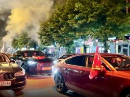 NOVI PAZAR SLAVI POBJEDU ERDOGANA: Sirene i baklje na ulicama, Turska ide u drugi krug!